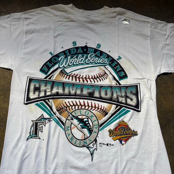 Beautiful Vintage Marlins MLB World Champions‎ T-shirt - Picture 2 of 4